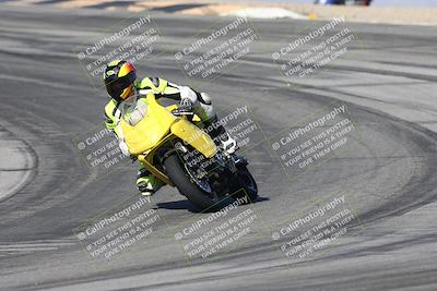 media/Dec-01-2025-Moto Forza (Mon) [[2daa91e15f]]/2-Intermediate Group/Session 2 (Turns 9 and 10)/